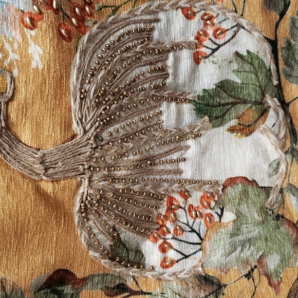 Nicole Miller Home NWT Golden Crushed Velveteen Autumn Table Runner - Picture 4 of 8